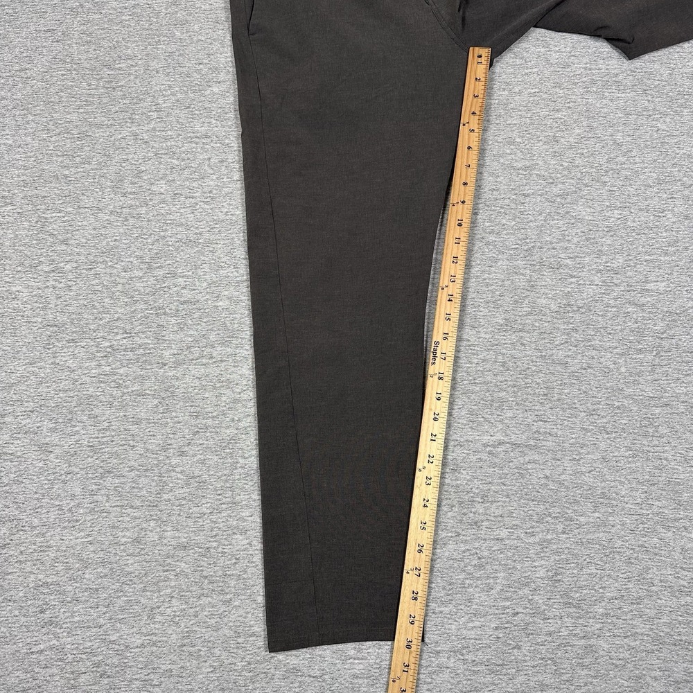 Vuori Pants Mens 36x30 Gray Aim Performance Stretch Travel City Golf Chino - Picture 5 of 8